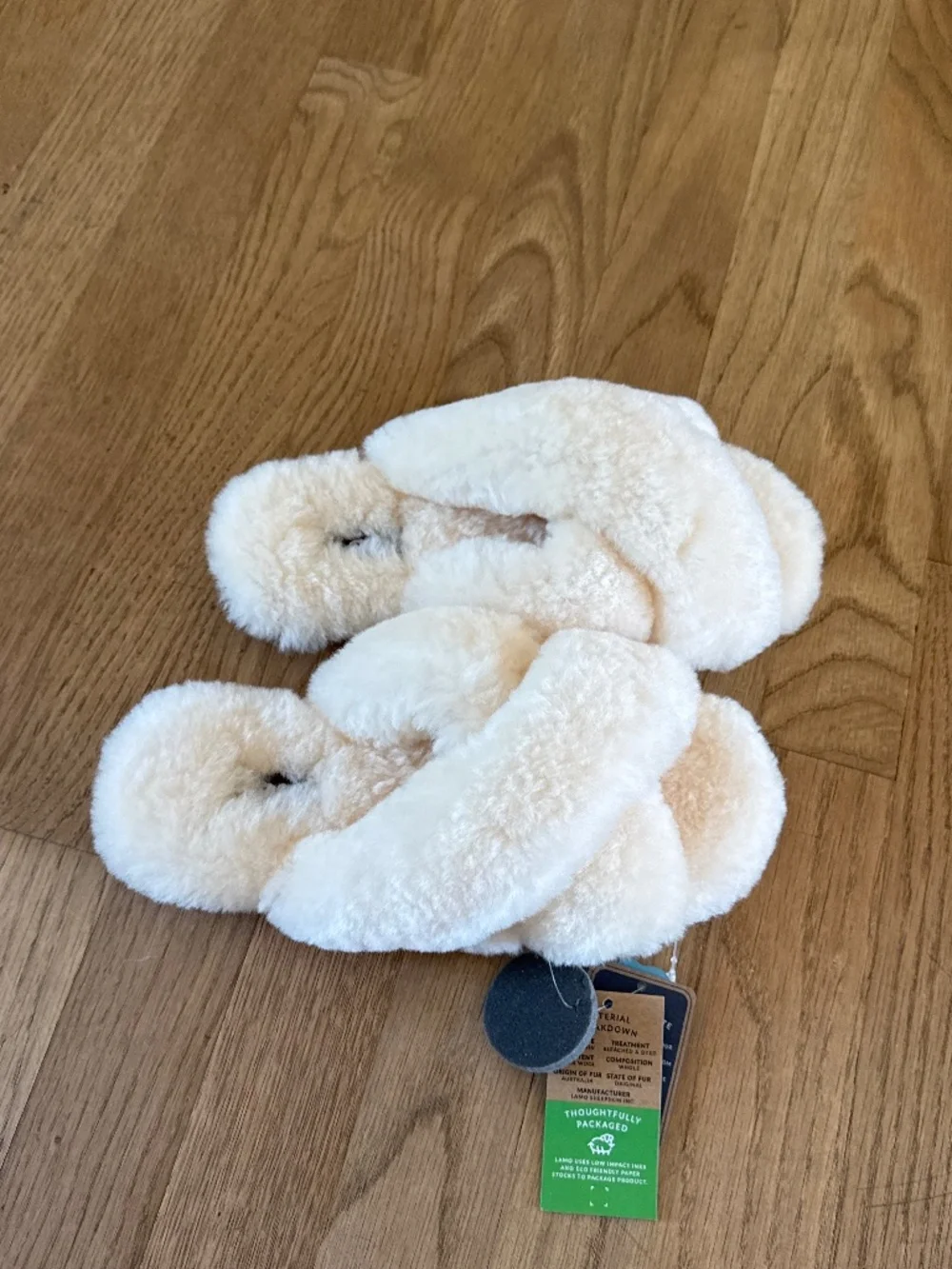 Lamofootwear white 100% wool Slippers